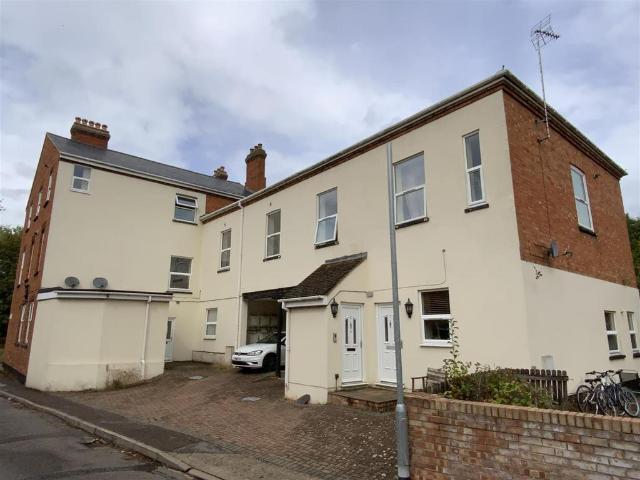 Flat for sale in Wolverton, Milton Keynes