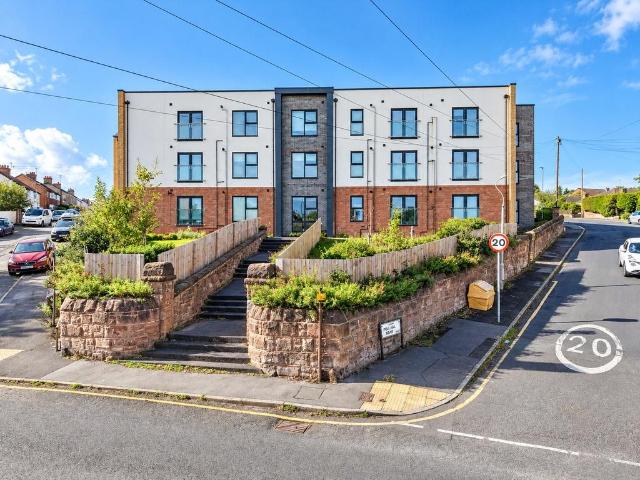 Flat for sale in Heswall, Liverpool City Region