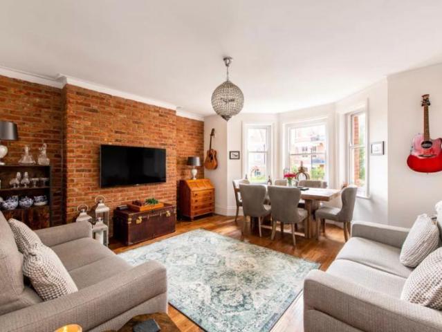 Flat for sale in West Hampstead, Greater London