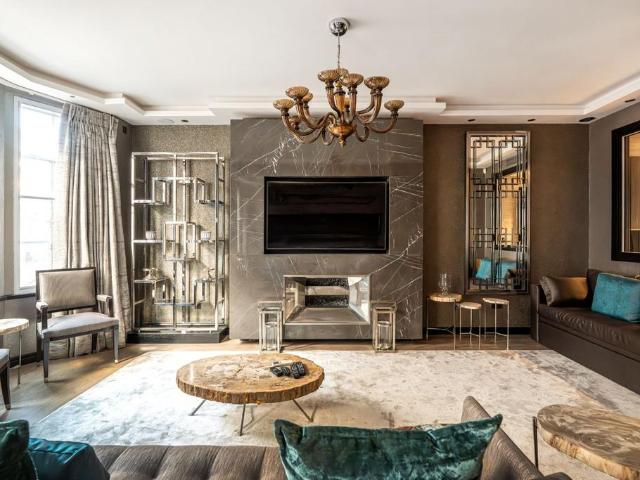 Flat for sale in Mayfair, Greater London