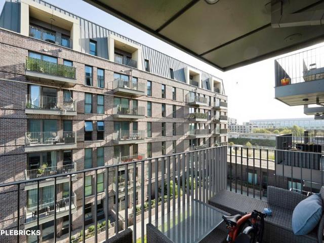 Flat for sale in Royal Borough of Kingston upon Thames, Greater London