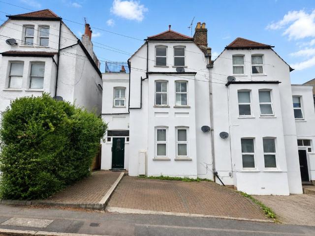 Flat for sale in High Barnet, Greater London