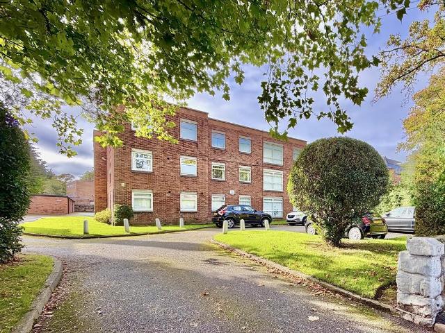 Flat for sale in Noctorum, Oxton