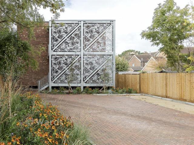 Flat for sale in Sandown Park, Kent