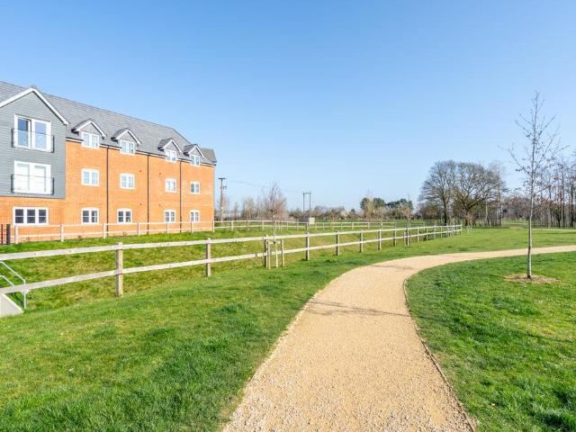 Flat for sale in Littlecote, West Sussex