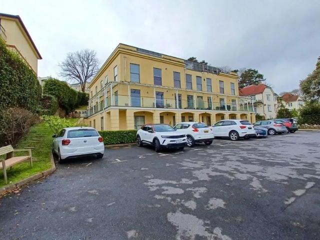 Flat for sale in Livermead