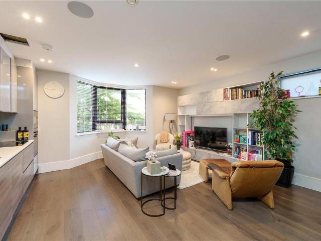 Flat for sale in London Borough of Barnet, Greater London