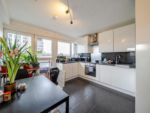Flat for sale in Camberwell, Greater London