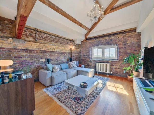 Flat for sale in Rotherhithe, Greater London