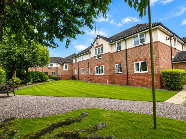 Flat for sale in Trafford Park, Greater Manchester