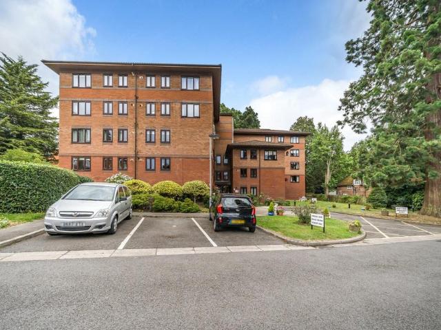 Flat for sale in London Borough of Harrow, Greater London