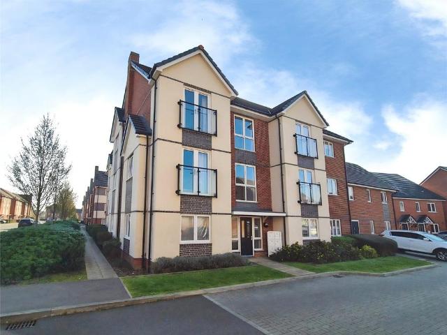 Flat for sale in Shinfield, Spencers Wood