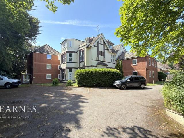 Flat for sale in Charminster, Bournemouth