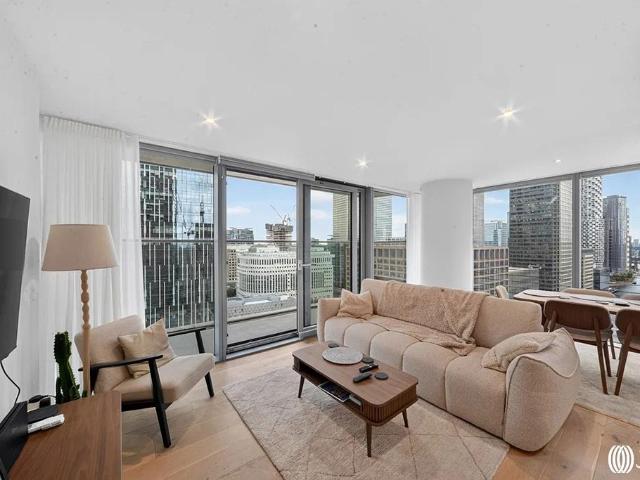 Flat for sale in Canary Wharf, Greater London