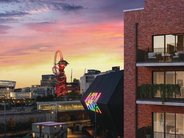 Flat for sale in E15, London