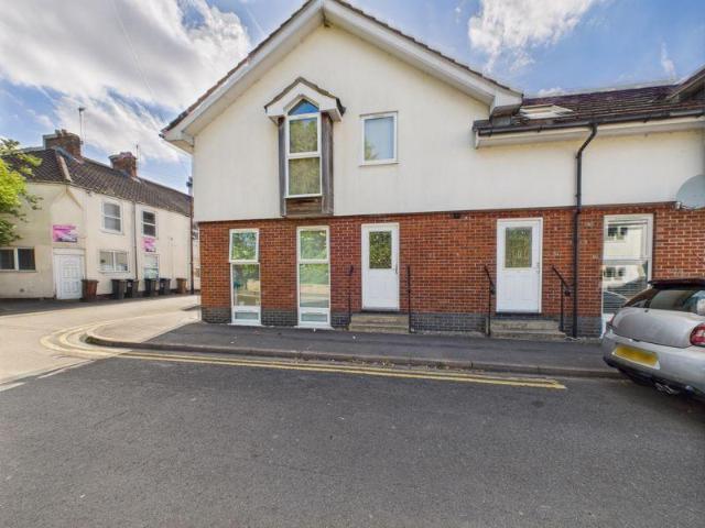 Flat for sale in Boultham, Brayford