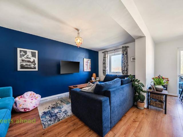 Flat for sale in Crystal Palace, Greater London