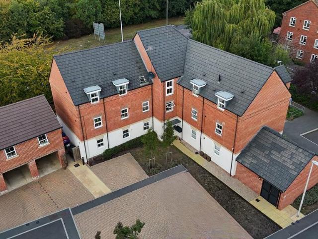 Flat for sale in Enborne, West Berkshire