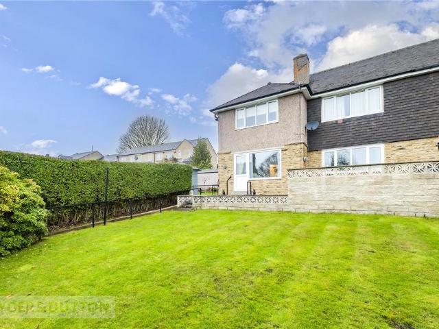 Flat for sale in Hipperholme, West Yorkshire
