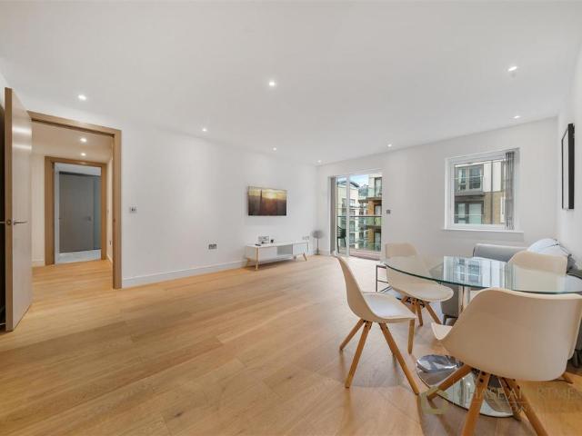 Flat for sale in Hammersmith, Greater London