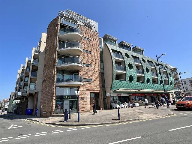 Flat for sale in Porthcawl, Nottage