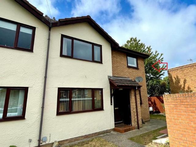 Flat for sale in Craig-y-don, Llandudno