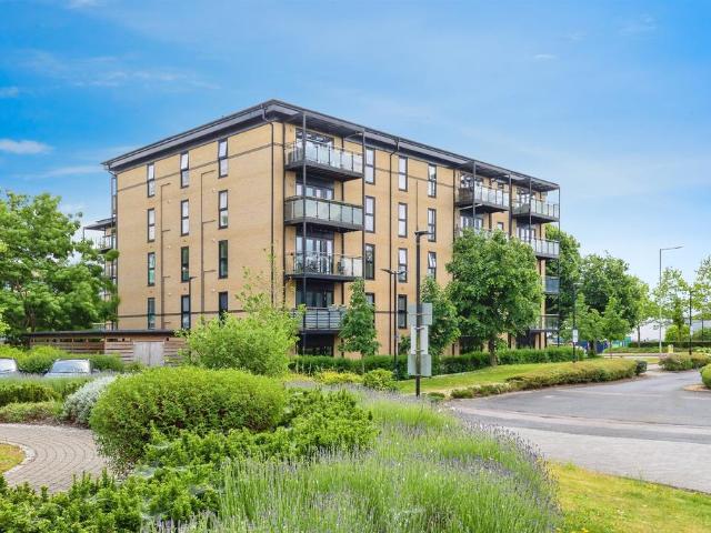 Flat for sale in Fretherne, Hertfordshire