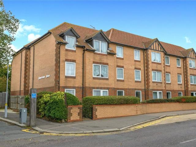 Flat for sale in North Shoebury, Alton Barnes