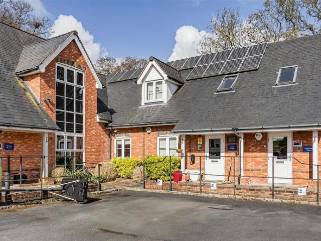 Flat for sale in Berrick Salome, Oxfordshire