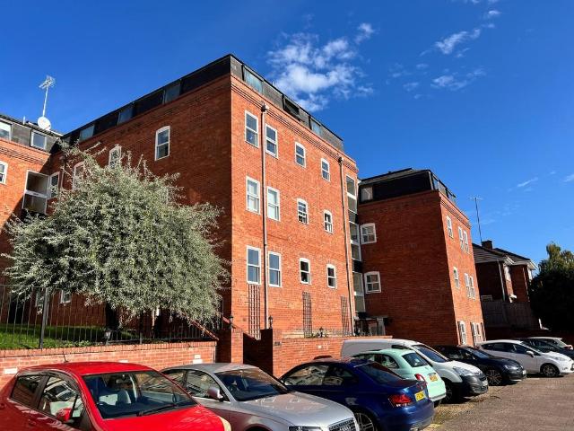 Flat for sale in Ladyes Hills, Green Close
