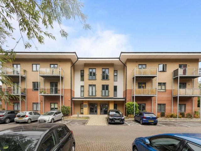 Flat for sale in Catteshall, Fole