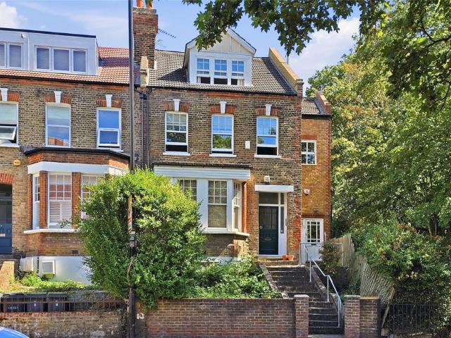 Flat for sale in Hornsey, Greater London
