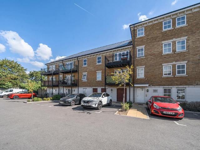 Flat for sale in London Borough of Bexley, Greater London
