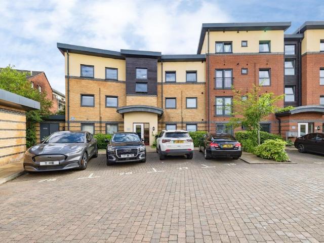 Flat for sale in Holywell Estate, North Watford