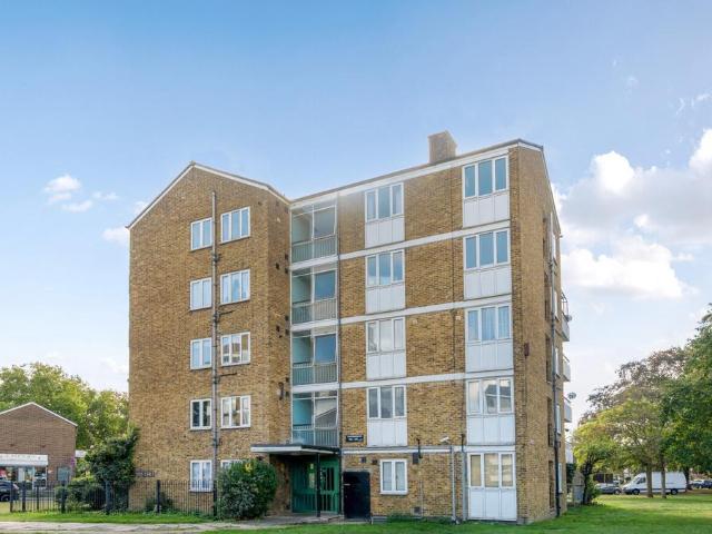 Flat for sale in Blackheath Cator Estate, Greater London