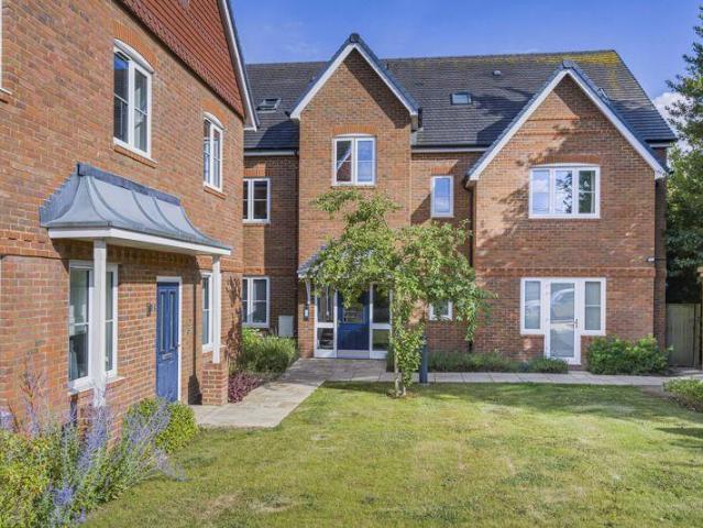 Flat for sale in Hazlemere, Hazlemere