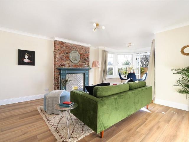 Flat for sale in Round Hill, Brighton & Hove