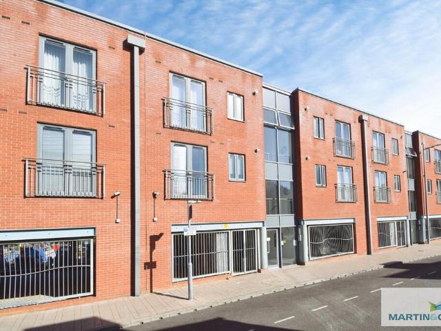 Flat for sale in St Peters, Worcester