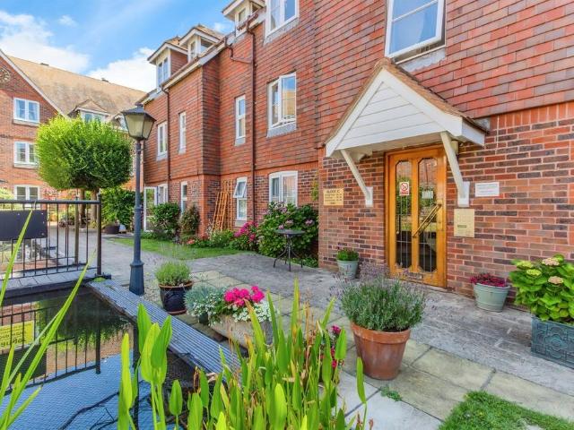 Flat for sale in The Brents, Swale