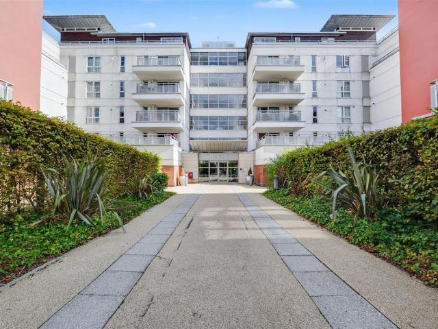 Flat for sale in Bede Island, Old Wharf