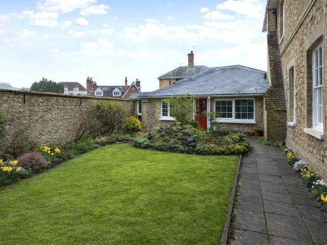 Flat for sale in Sevenoaks, The Butts