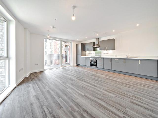 Flat for sale in Fishery, Maidenhead