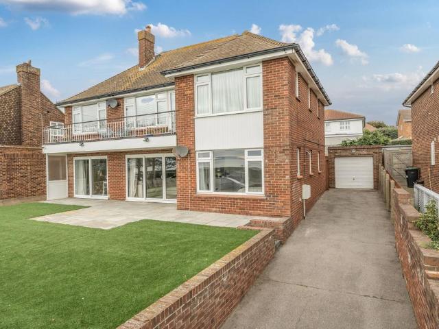Flat for sale in West Cliff, Acol