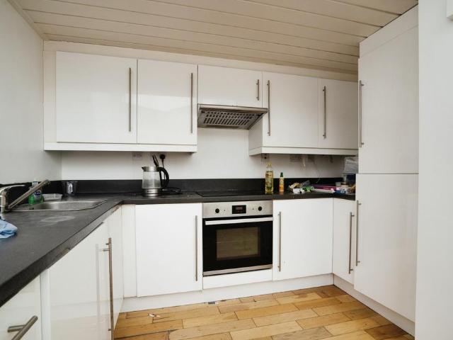 Flat for sale in St Matthew's, Old Wharf