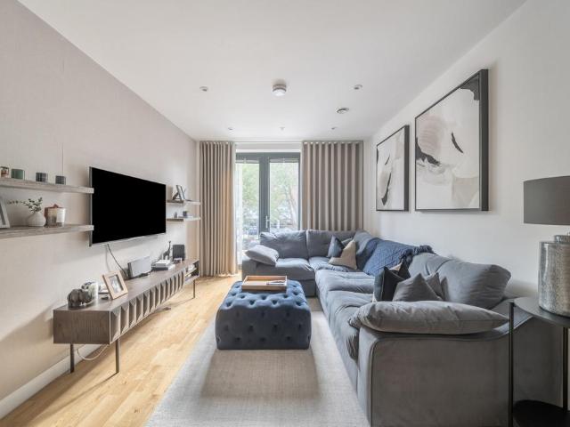 Flat for sale in Greater London