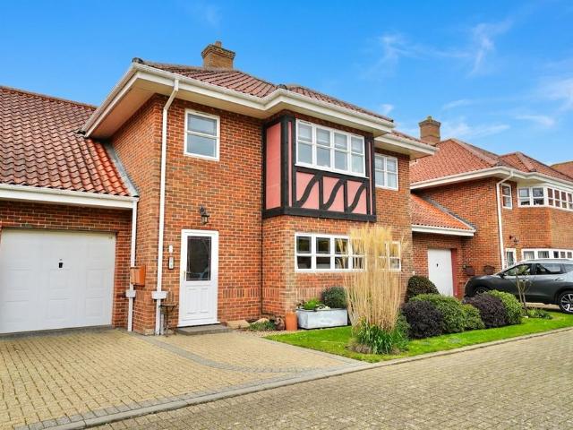 Flat for sale in Comers, Norfolk
