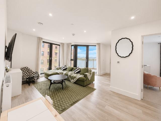 Flat for sale in Chatham