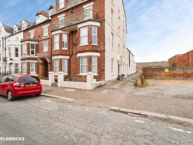 Flat for sale in Cromer, North Norfolk