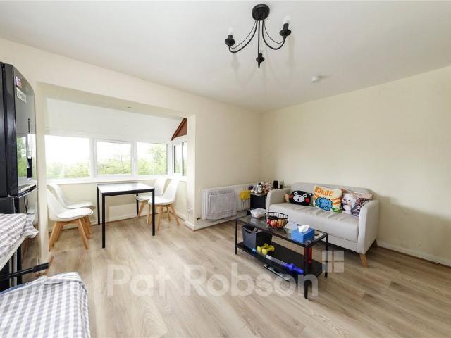 Flat for sale in Kenton, Tyne And Wear