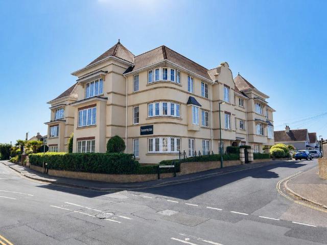Flat for sale in Felpham, Clapham